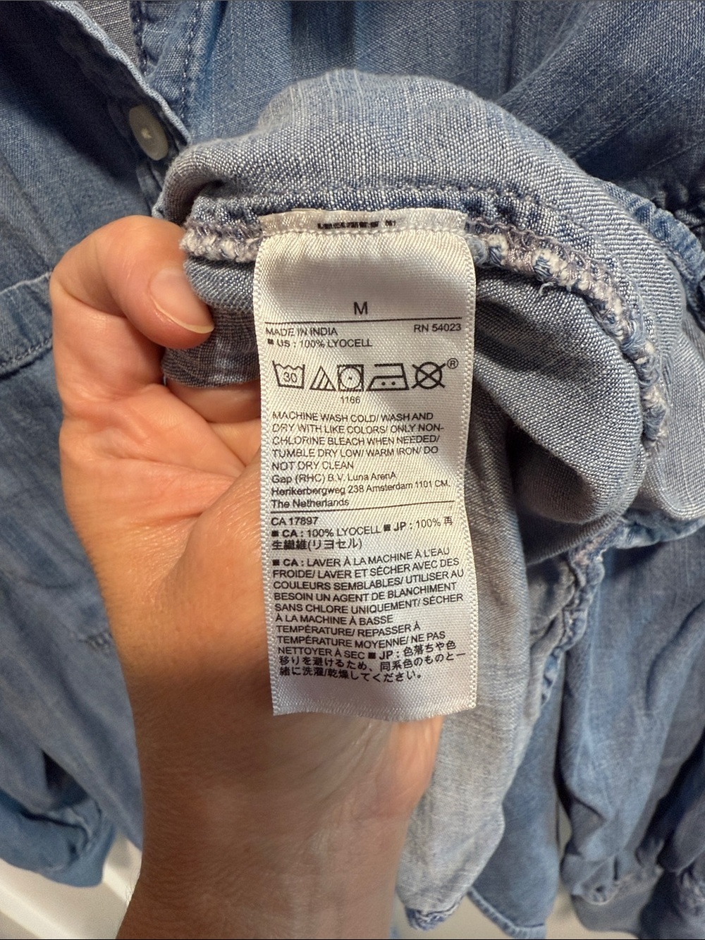 Banana Republic Chambray Shirt Medium - Picture 7 of 9